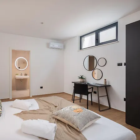 5 Sterne Mit Meerblick, Finnischer Sauna, Privatpool, Whirlpool * Vodnjan