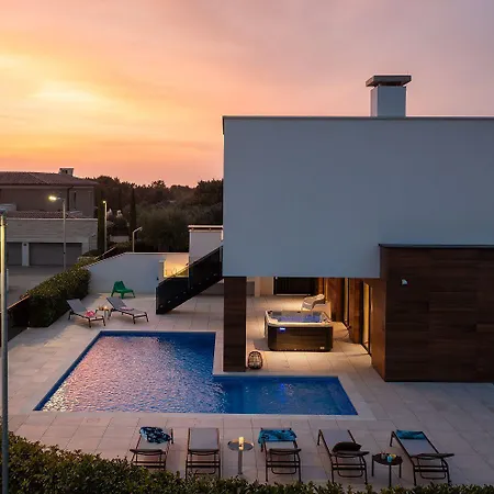 5 Sterne Mit Meerblick, Finnischer Sauna, Privatpool, Whirlpool * Vodnjan