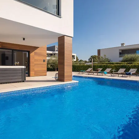 5 Sterne Mit Meerblick, Finnischer Sauna, Privatpool, Whirlpool * Vodnjan