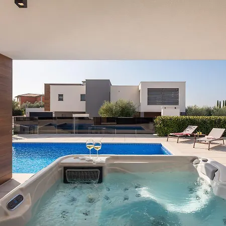 5 Sterne Mit Meerblick, Finnischer Sauna, Privatpool, Whirlpool Vodnjan